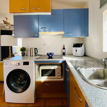 Casa Azure Apartment *